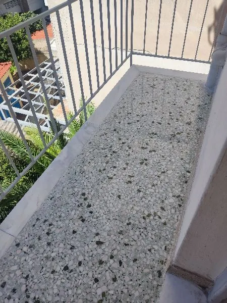 Έργο FM Renovation – λεπτομέρεια τοποθέτησης μωσαϊκού δαπέδου.