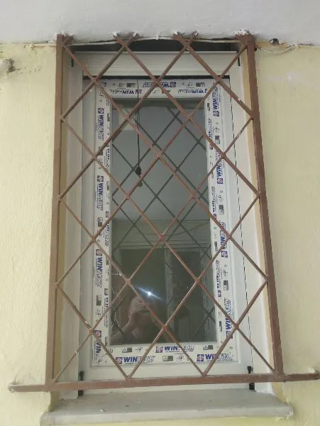 Έργο FM Renovation – παράθυρο αλουμινίου με σύγχρονο σχεδιασμό.